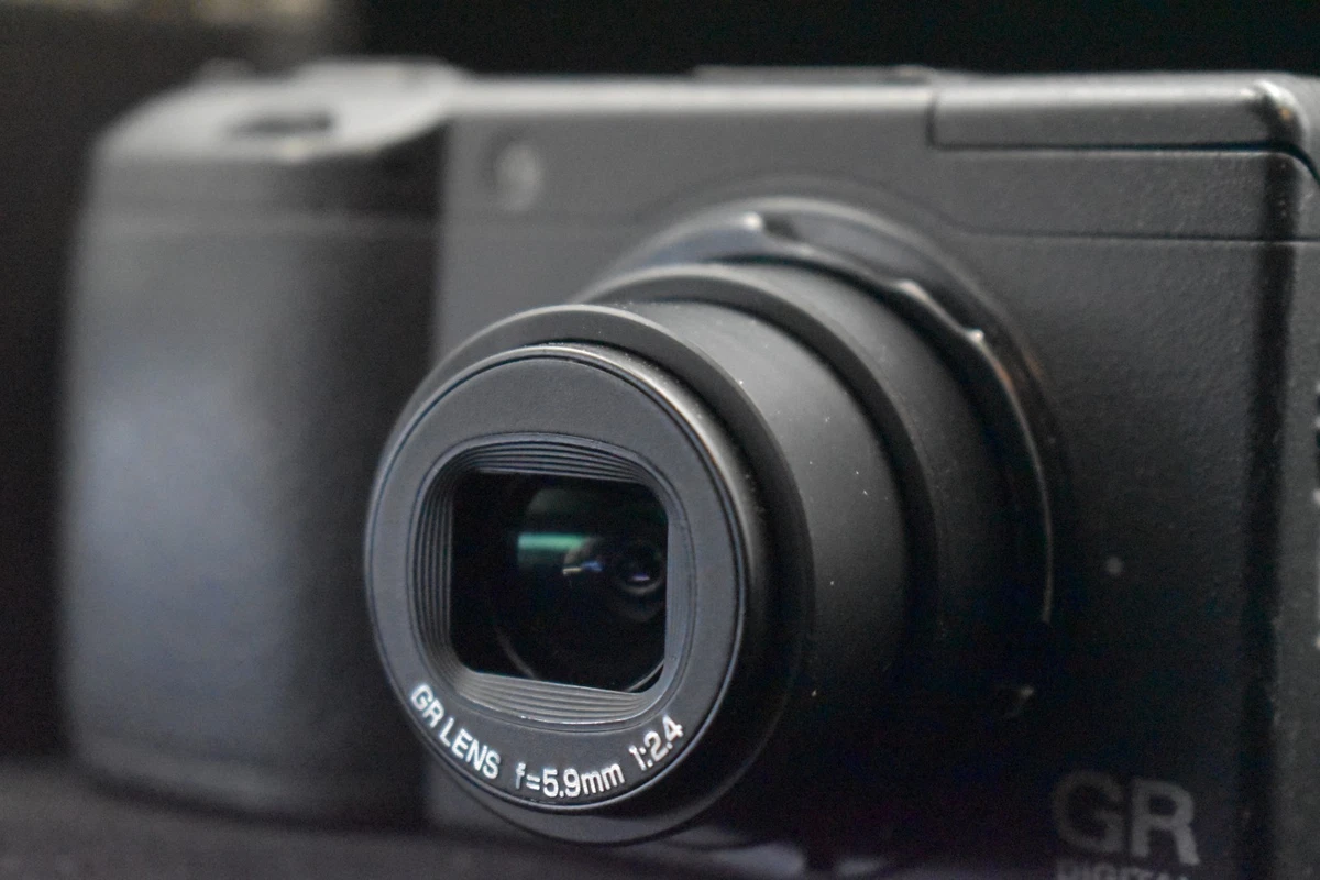 RICOH GRII/美品 Amazon | RICOH デジタルカメラ GR DIGITALII 1000万画素 GRDIGITALII