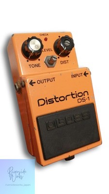 BOSS DS-1 Distortion Effects Pedal for Guitar