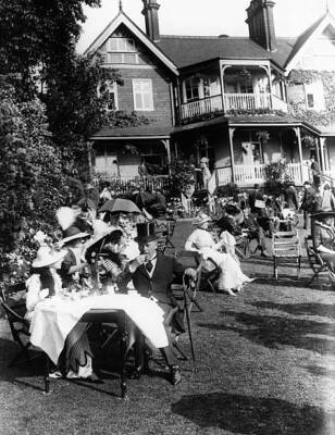Madame Pavlovas Garden Party At Hampstead Tea on the lawn June 1912 Old Photo