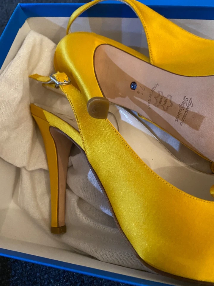 Tacones de boda Anthropologie BHLDN Something Bleu amarillos talla 7 1/2 USADOS UNA VEZ Foto 3 de 4