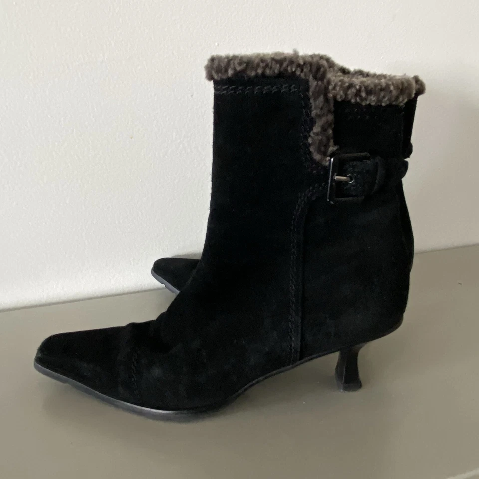 Stuart Weitzman 7 Ankle Boots Suede Black Faux Fur Preppy Kitten Heel Chic - Image 3 of 4