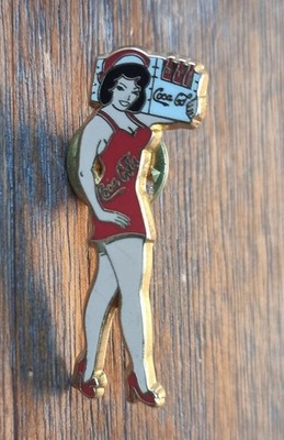 PINS PIN UP COCA COLA SEXY