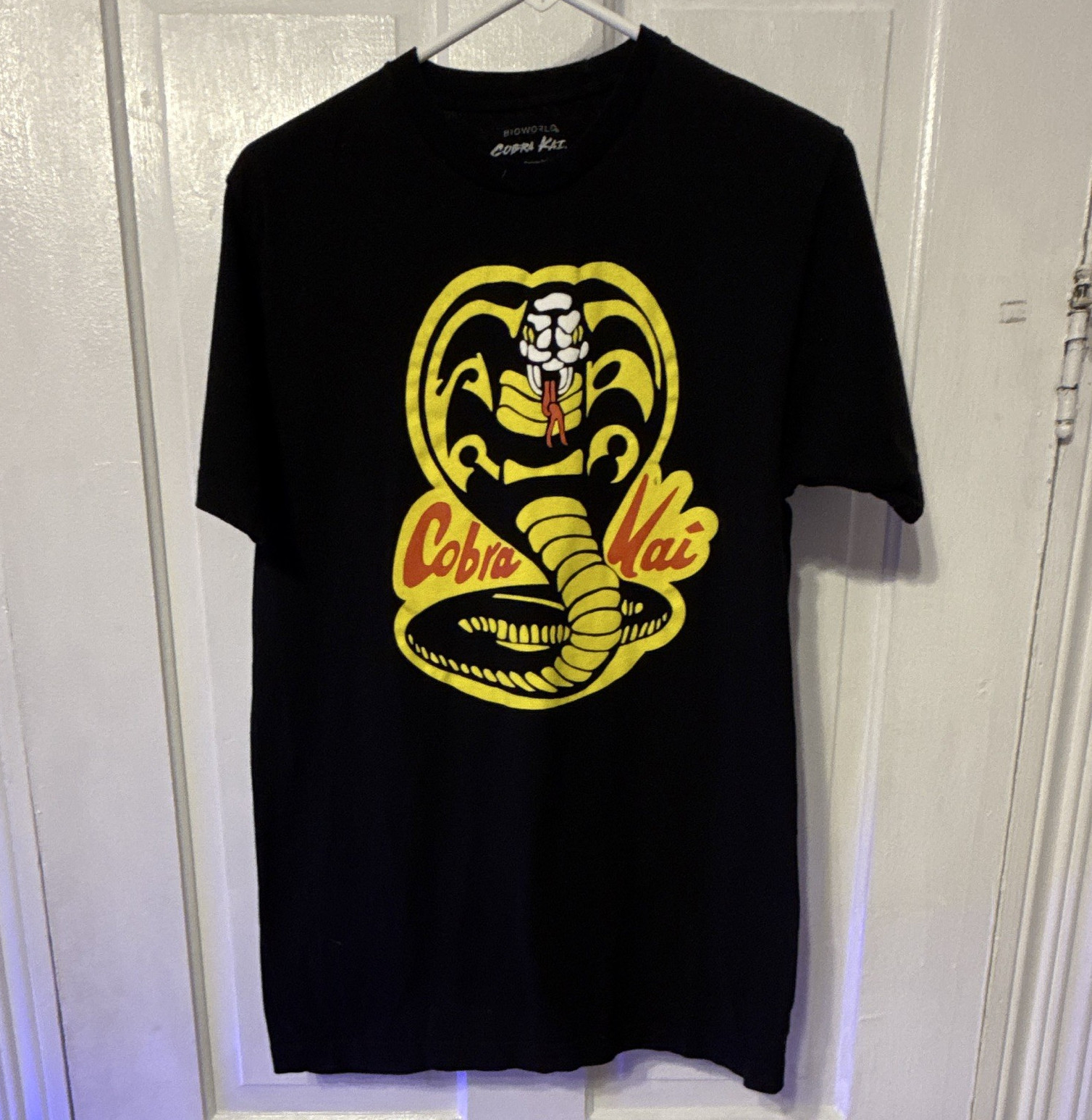 Bioworld Cobra Kai Black Graphic Logo Crew Neck Short Sleeve T-Shirt Men's M