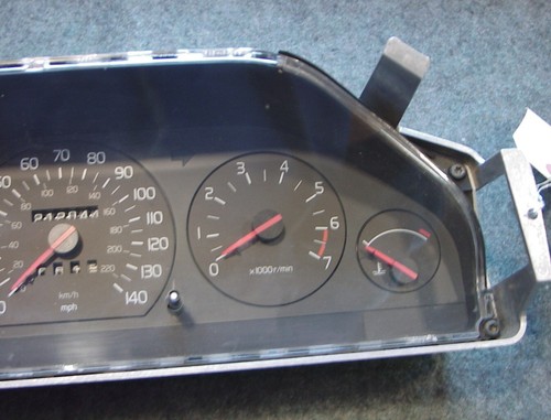 Volvo 940 Instrument cluster 212,044 miles. For 1993-1994 940 NON-TURBO Cars. - Picture 4 of 10