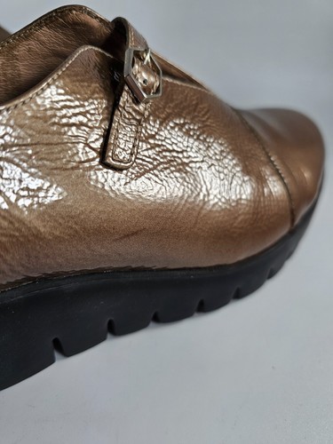 Wondersfly Women's Shoe Size 8.5 (39) Memory Gel Made in Spain Slip-on Wedge - Picture 9 of 12