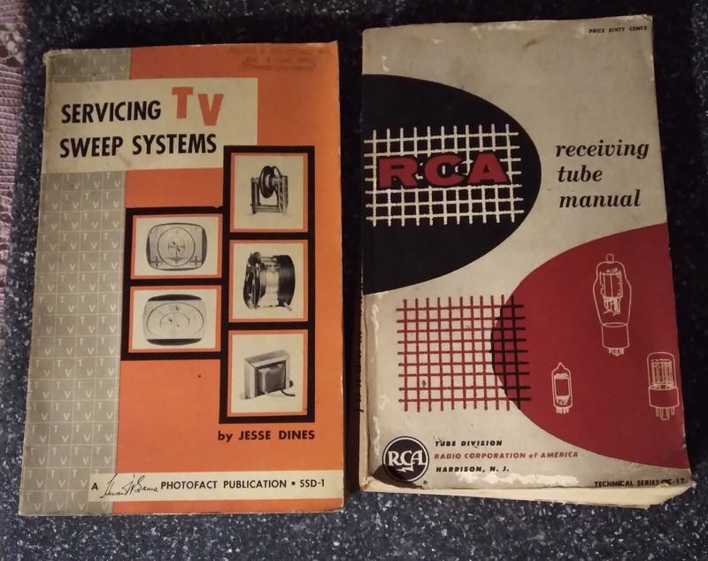 VINTAGE RCA TUBE AND TV BOOKS/MANUALS