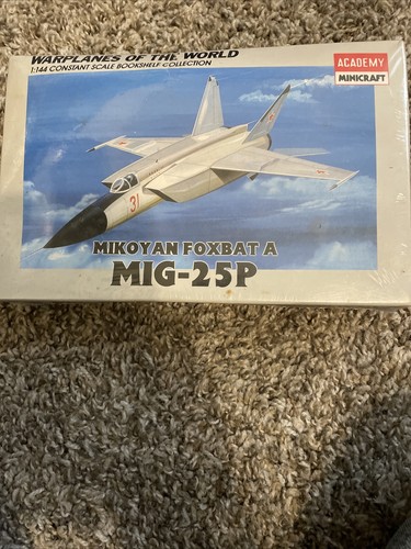 Academy/Minicraft Maßstab 1:144 Mikoyan Foxbat A Mig-25P 4428 BOX VERSIEGELT!!!
