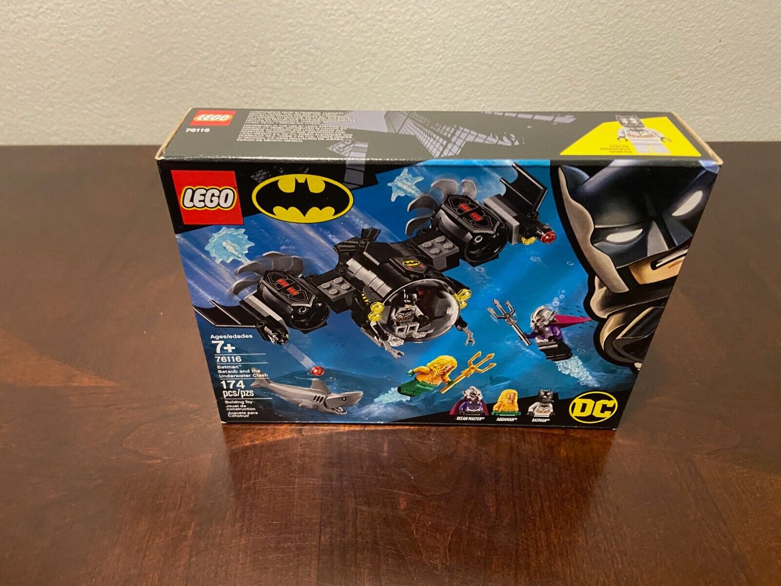 LEGO 76116 DC Comics Super Heroes: Batman Batsub and the Underwater Clash - New