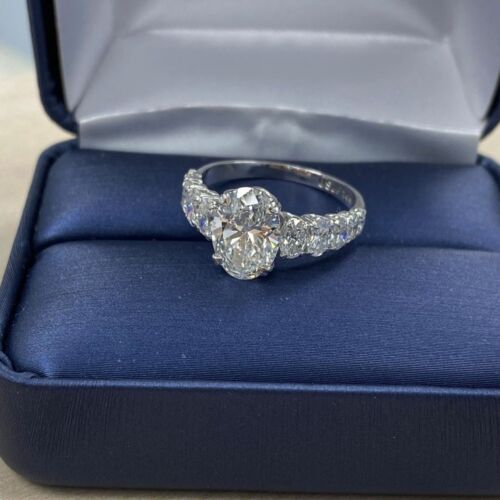 Bague ovale 3,08 TCW IGI (2,01) CT taille brillante diamant cultivé en laboratoire or blanc 14 carats - Photo 4 sur 18