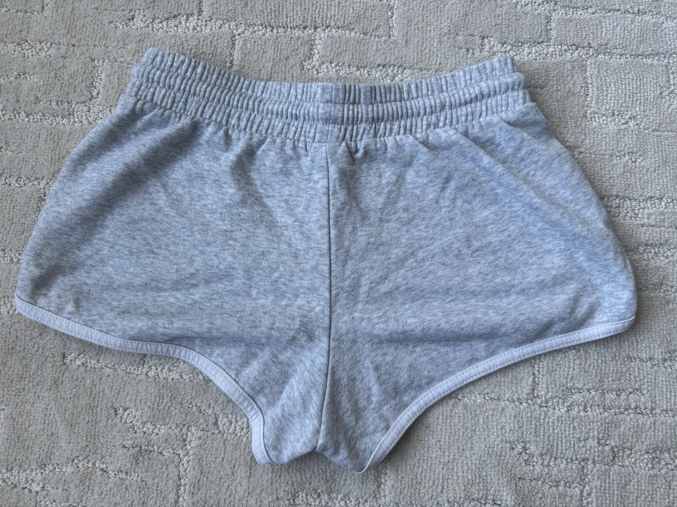 Pantalones Cortos Garage Sweat Mini Cheeky Booty Shorts XS Gris Brezo Claro Foto 2 de 4