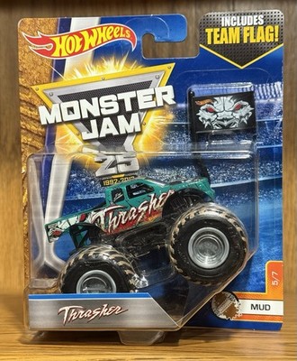 2017 Hot Wheels Monster Jam 1:64 Thrasher Mud Treads with Team Flag