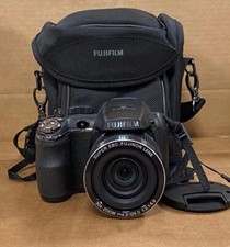 FUJIFILM FINEPIX S4000 14MP DIGITAL CAMERA 30x SUPER WIDE- USED.