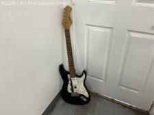 Synsonics Pro Series Stratocaster Electric Guitar