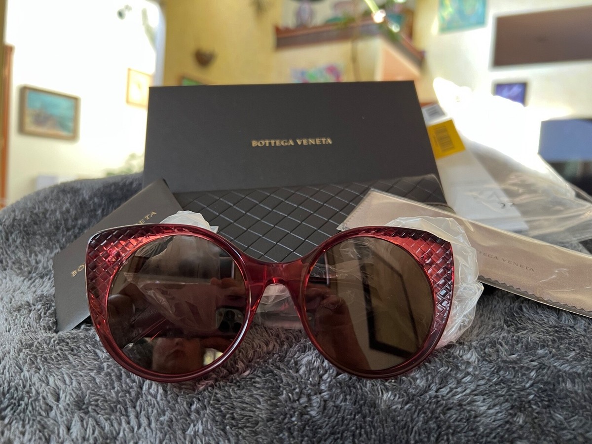NEW! Bottega Veneta Rectangle Rose Burgundy Sunglasses Bottega Veneta® BV1005S Square Sunglasses - EuroOptica main image 4