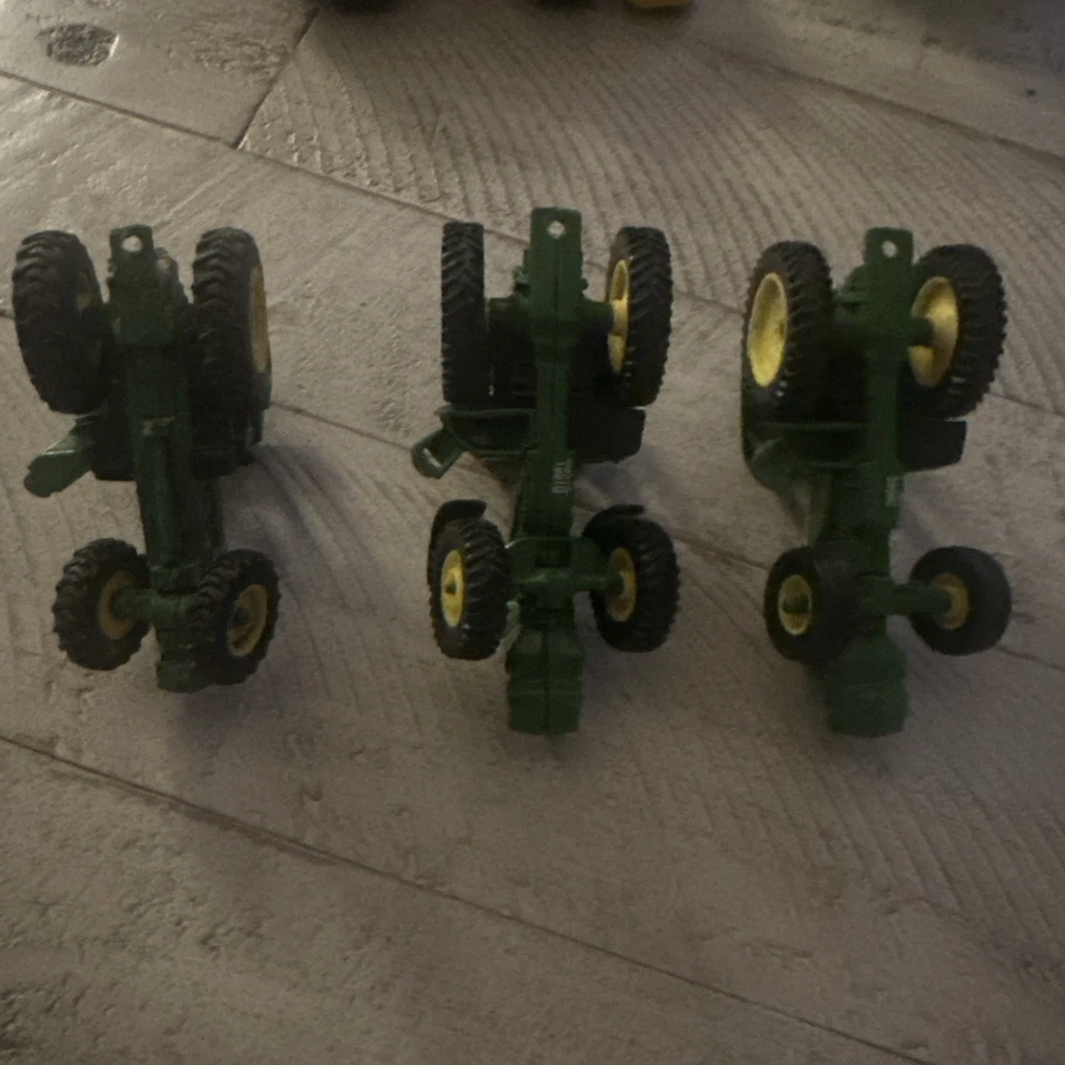 Die Cast Farm Equipment 5 Pieces 1/64 Scale - Image 2 of 4