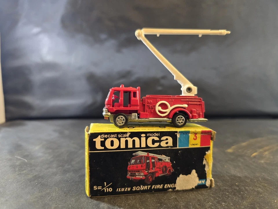 VINTAGE Tomy Tomica No. 3 ISUZU SQURT FIRE ENGINE IN BOX 70's - Image 2 of 4