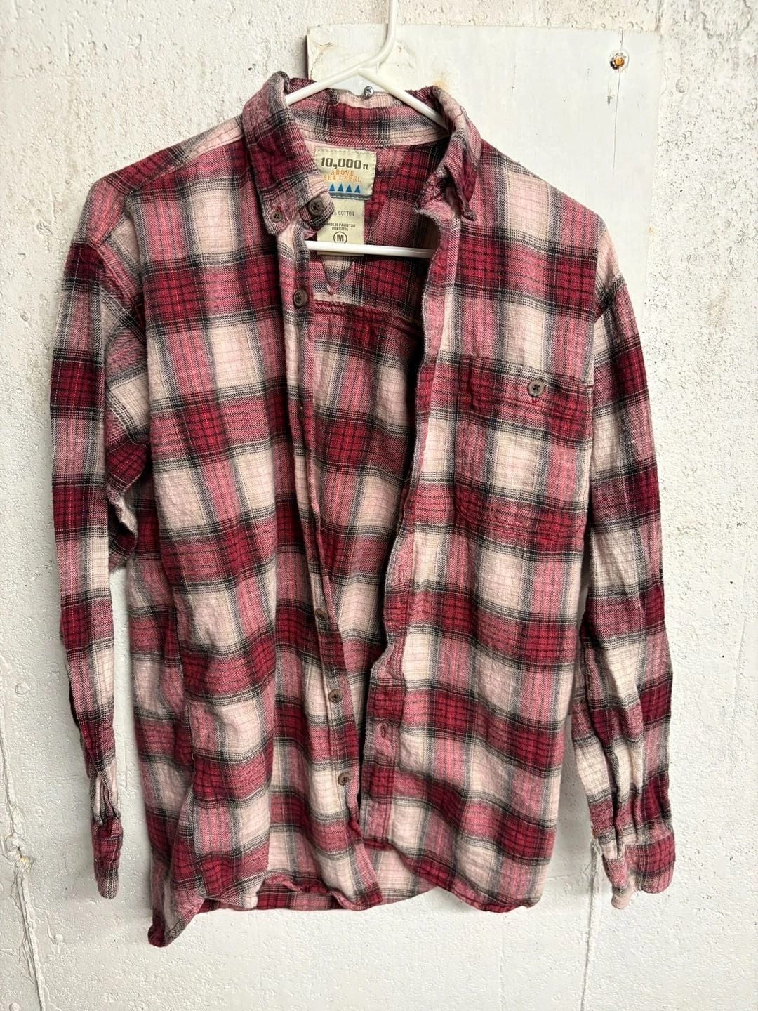 Mens Plaid Flannel Shirt Medium Red Cream Cotton Button Up Outdoor Work Shirt
Opens in a new window