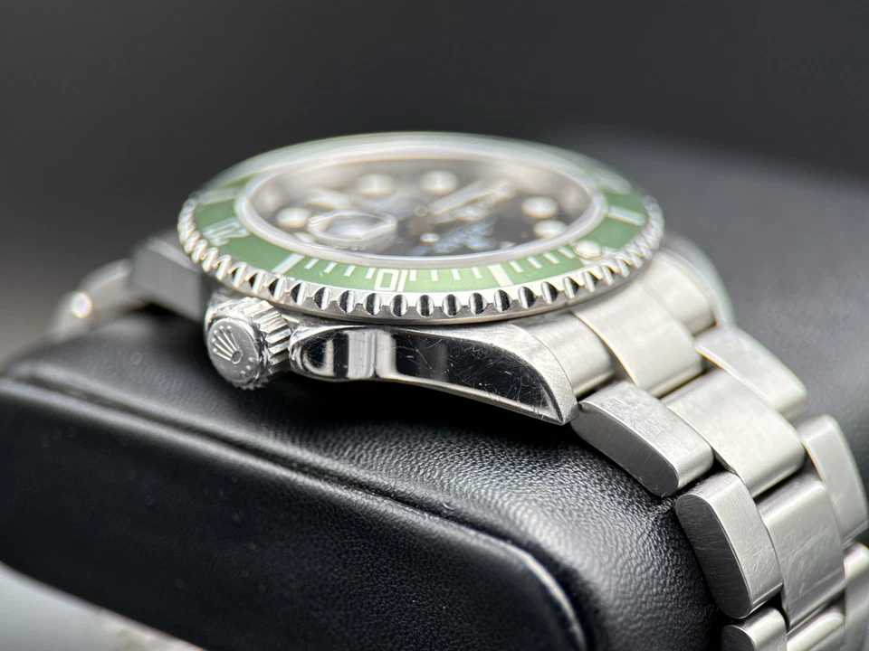 Reloj automático Rolex Submariner Date 16610LV Kermit esfera negra bisel verde 40 mm Foto 3 de 4