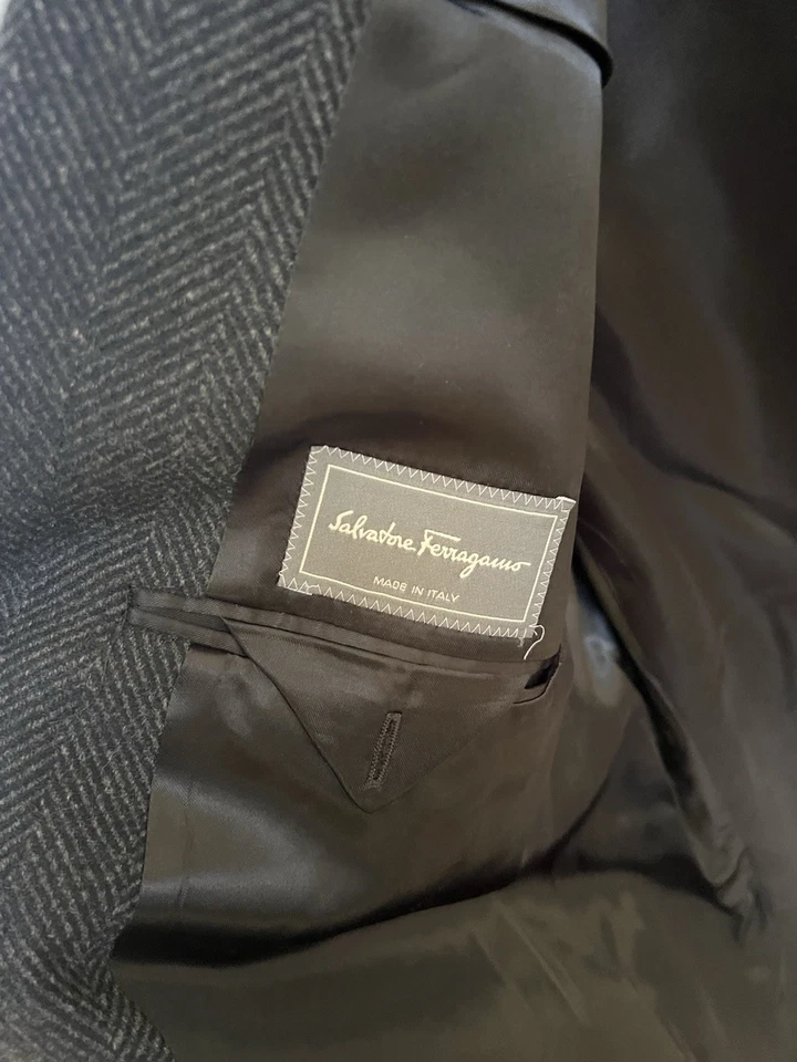 Salvatore Ferragamo Wool And Cashmere jacket men Size 56-R Coat. Made In Italy - Image 4 of 4