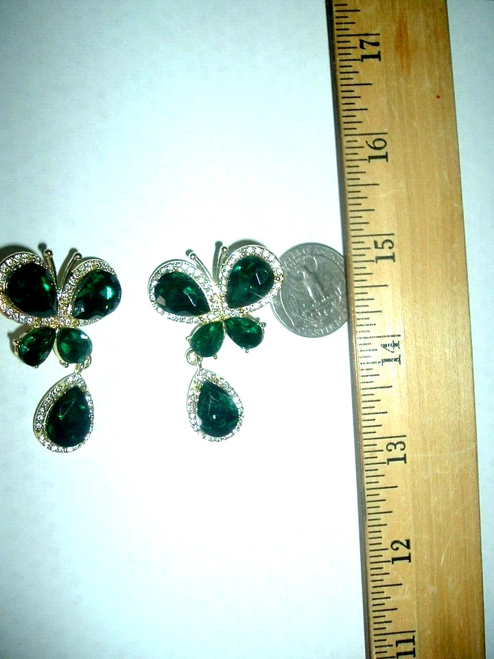 GORGEOUS Dangling GREEN WHITE Crystal BUTTERFLYS Betsey Johnson Pierced EARRINGS - Image 4 of 4