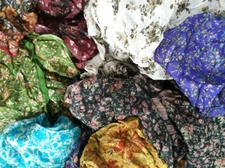 BBI LOT PURE SILK Antique Vintage Sari Fabric 100 GRAMS BIG FLOWER  FLORAL CRAFT