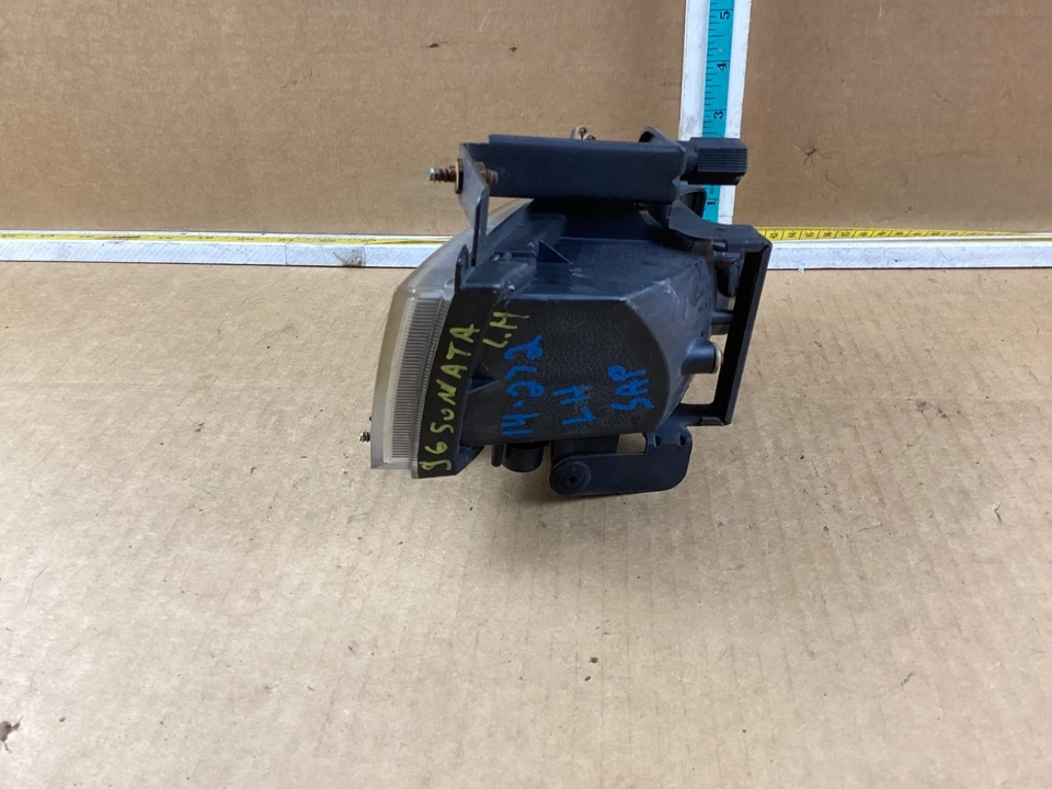 Faro antiniebla delantero izquierdo del lado del conductor Hyundai Sonata 2006-2008 Foto 3 de 4