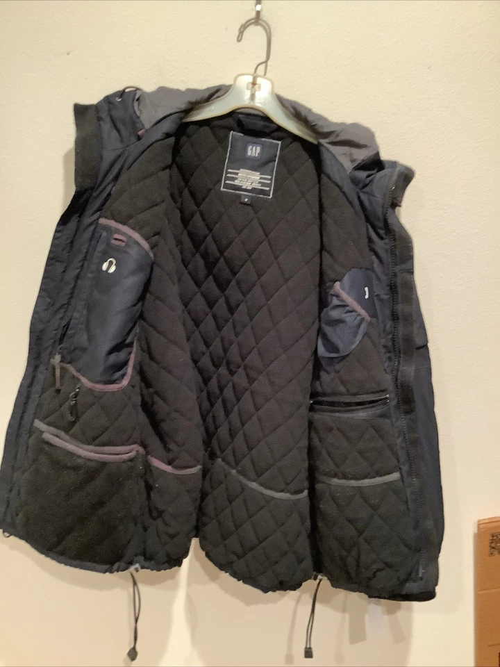 Men’s Gap Arctic Expedition Heavy Quilted M Hoodie Zip Up Jacket, quilted lining - Image 2 of 3