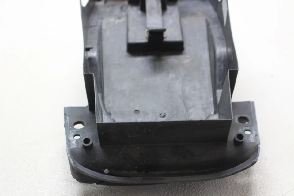 SUZUKI GSXR600 GSX-R600 2001-2003 TRASERA TRASERA BANDEJA BATERÍA PLÁSTICO Foto 4 de 4