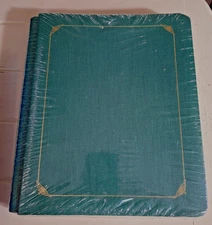 Creative Memories Scrapbook Forest Green with Gold Scroll Inc 15 Sheets