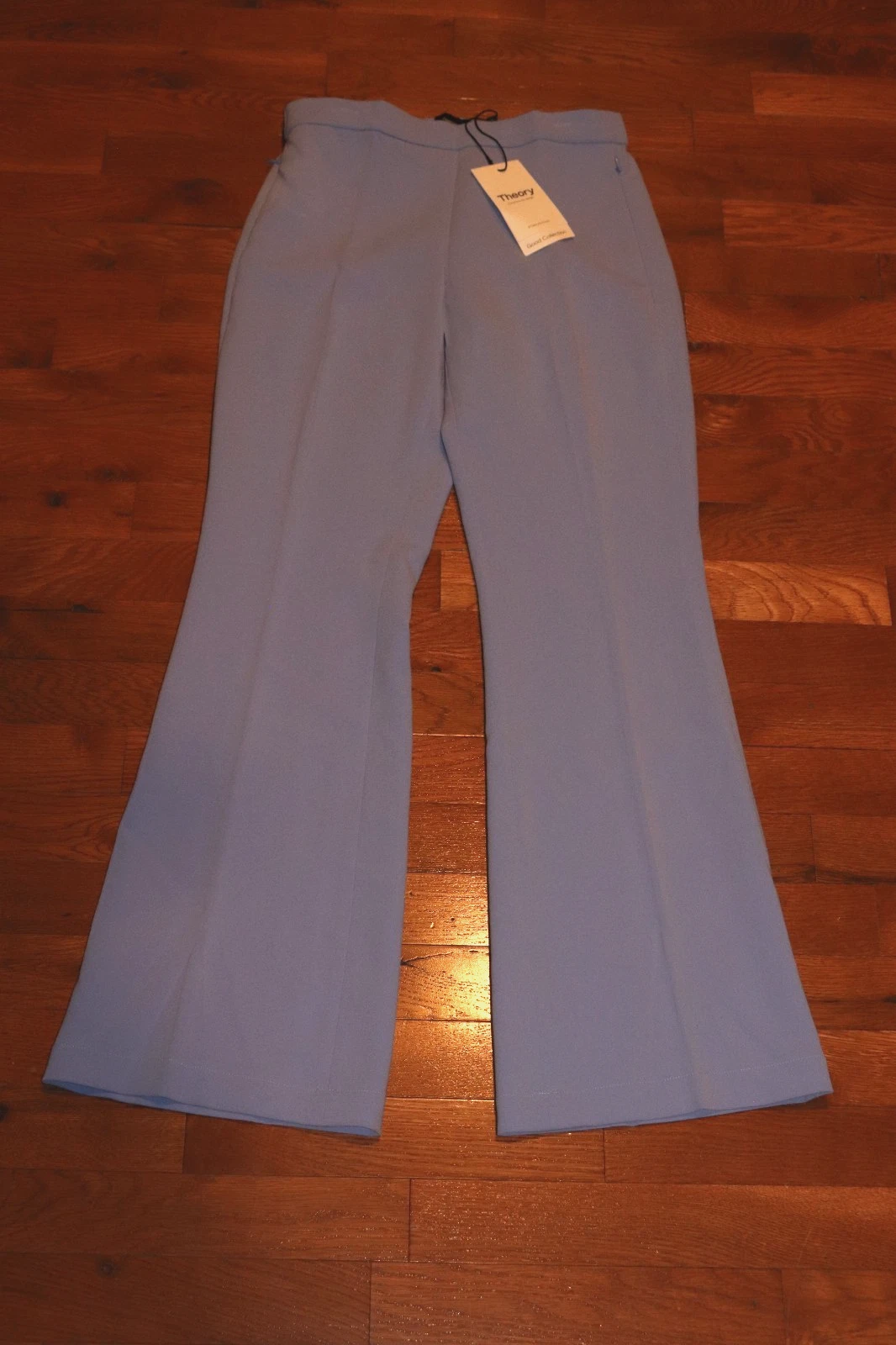 BNWT Theory Demitria Flare Pants Size 0 MSRP $285!!!
Opens in a new window or tab