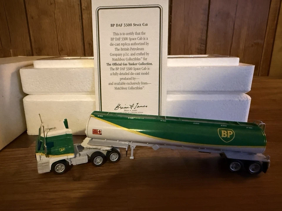 Remolque tractor Matchbox CCY13-M-BP DAF 3300 cabina espacial Foto 2 de 2