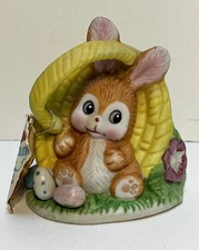 Russ Berrie & Co #1044 Bunny Talk Porcelain Rabbit Figure Easter Basket 1979 Tag