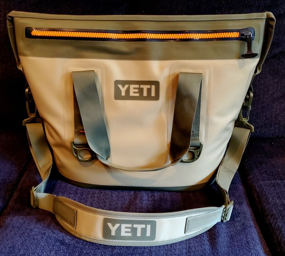 その他 YETI HOPPER TWO 20 YETI Hopper Two 20 Soft-Sided Cooler