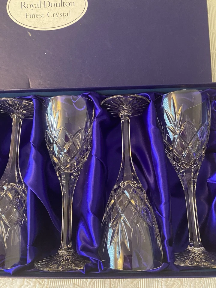 Royal Doulton Finest Crystal Set Of 6 Wine Goblets  - Image 2 of 3