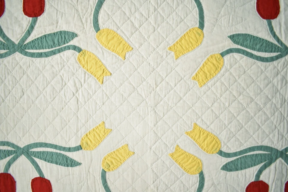 Large Well Quilted Vintage 30s Marie Webster "May Tulips" Applique Antique Quilt - Image 3 of 4