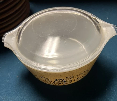 Vintage PYREX Homestead Casserole Baking Dish with lid #472-B 750 ml Tan & Blue