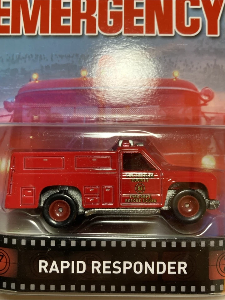 HOT WHEELS 2015 RETRO ENTERTAINMENT RAPID RESPONDER FIRE TRUCK FROM EMERGENCY! - Image 2 of 4