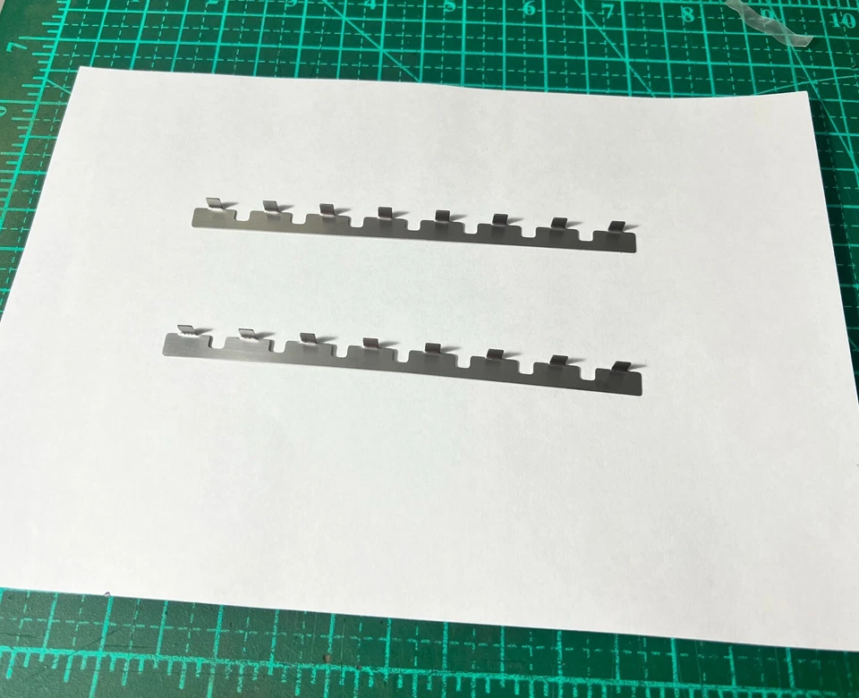 Minichamps 1/35 Suspension Retainers(x2 Pairs) for Panther G/Jagdpanther models - Image 2 of 4