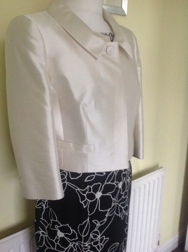 BEAUTIFUL IVORY/FLORAL DRESS SUIT FROM HOBBS UK 12 - Picture 5 of 9