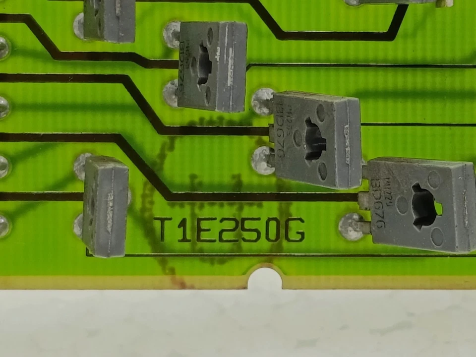 Moeller EBE 250 A-1 Output Module K-M L1E250G T1E250G Industrial Used - Image 4 of 4