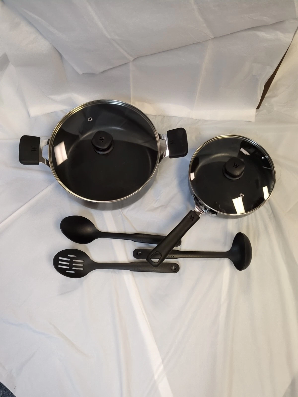 cooking pots