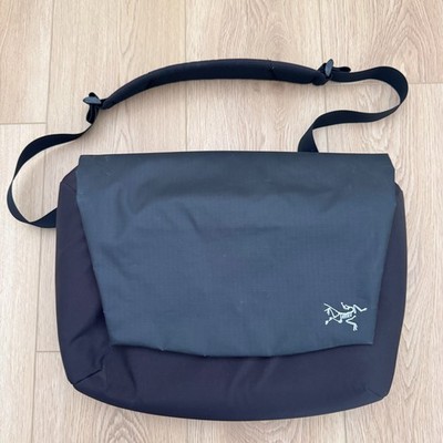 Arc'teryx fyx13 メッセンジャーバッグ s-l400.jpg