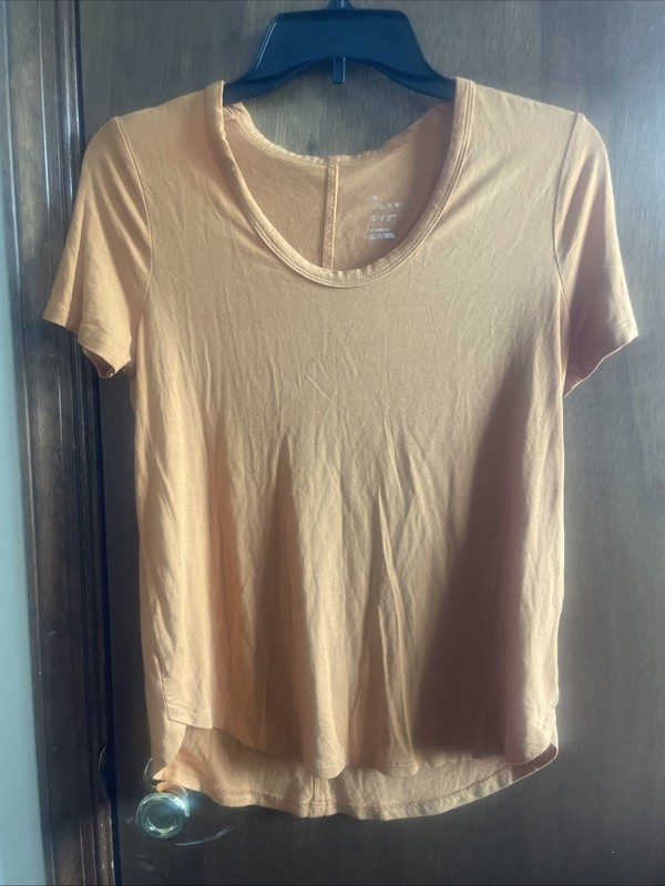 A NEW DAY Tee Women's Orangeish Short-Sleeved Scoop Neck T-shirt/Top/Shirt - XS