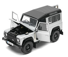 Almost real 1/18 Land Rover Defender 90 2015 Model Car 2 million anniversary