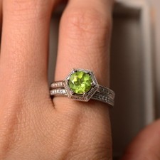 925 Silver Plated 2CT Oval Peridot Gemstone Dainty Stack Ring Duty Free