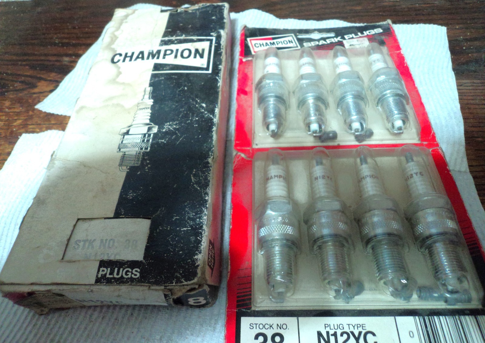 NOS Champion Spark Plugs N12YC 1965-1980 Dodge Ford Chevy AMC 16 plugs