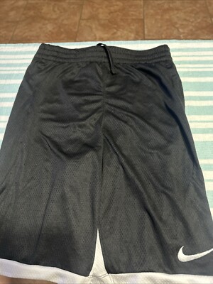 NIKE BOYS TROPHY DRI-FIT BASKETBALL GYM SHORTS SIZE Medium 939655 011 BLACK