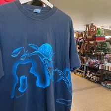 1990s Vintage LOONEY TUNES Shadow T-shirt Wile E Coyote Roadrunner Tee