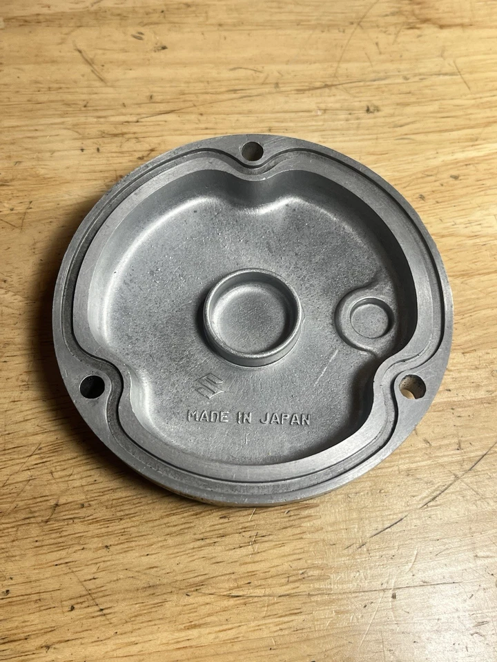 1977-1983 Suzuki GS550 GS550L OEM Engine Oil Filter Cover w/ NEW Filter & Gasket - Image 3 of 4