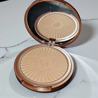 Oriflame Giordani Gold Essenza Bronzing Puder Sun Kissed Bronze Hyaluron Pflege - Bild 1 von 4